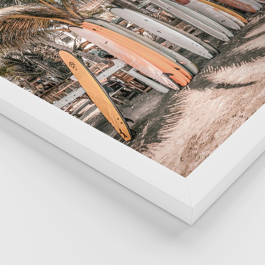 Zestaw obrazy w ramie, plakaty - palmy, deski surfingowe, plaża - rama biała