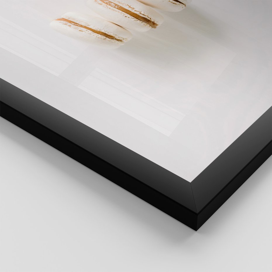 Zestaw obrazy w ramie, plakaty - makaroniki, kawa, napisy - rama czarna