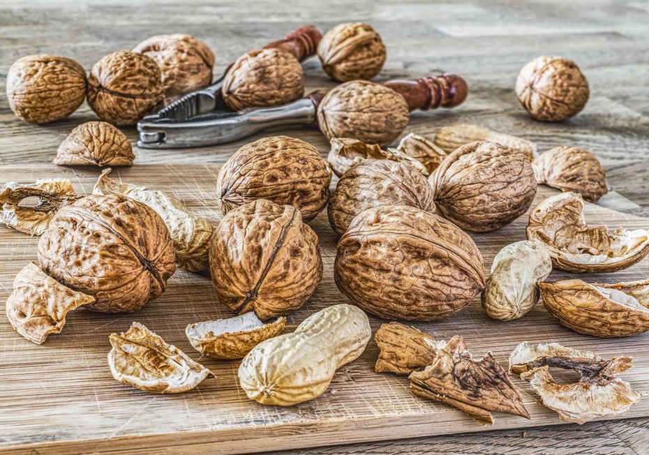 Fototapeta - orzechy, drewno, jedzenie