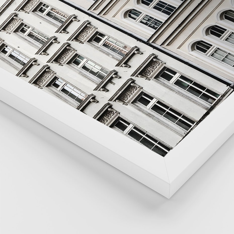 Zestaw obrazy w ramie, plakaty - budynek,typografia,koło - rama biała