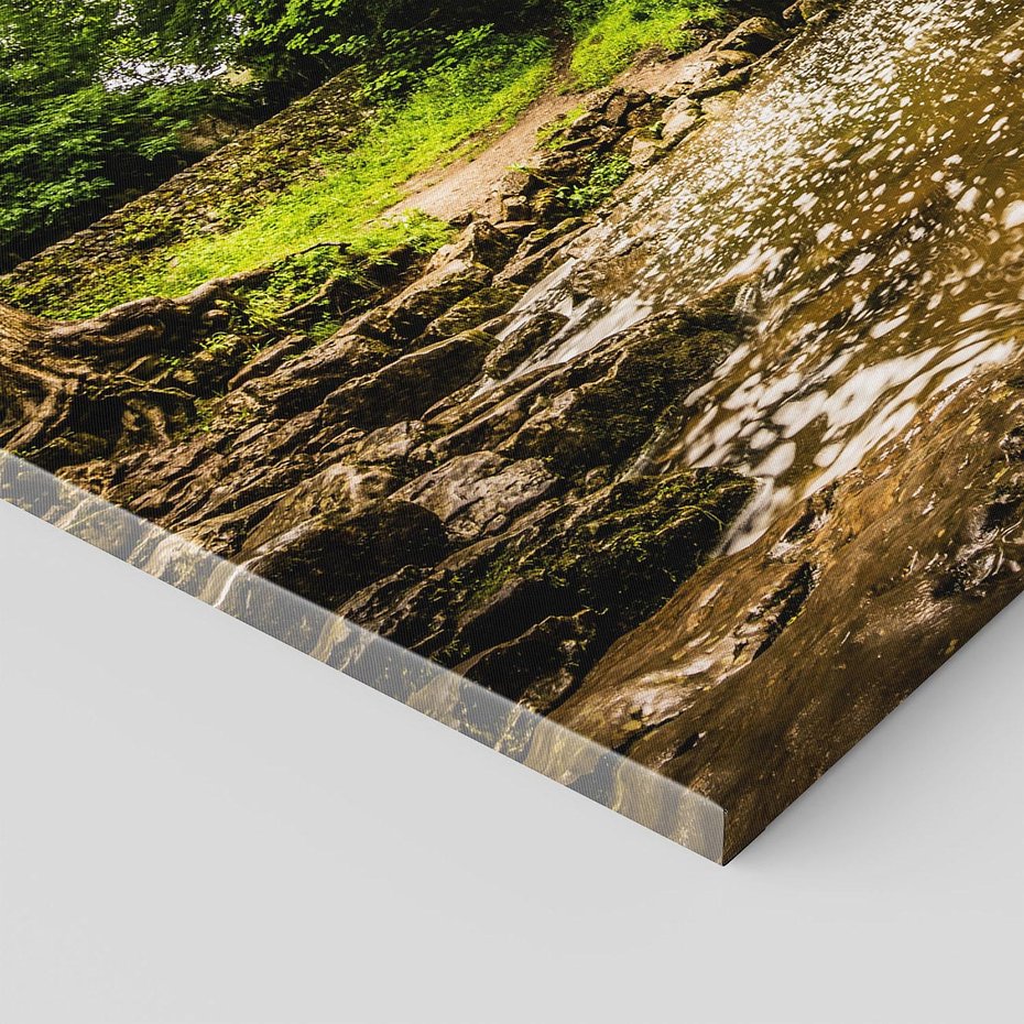 Obraz na płótnie - wodospad, las, woda