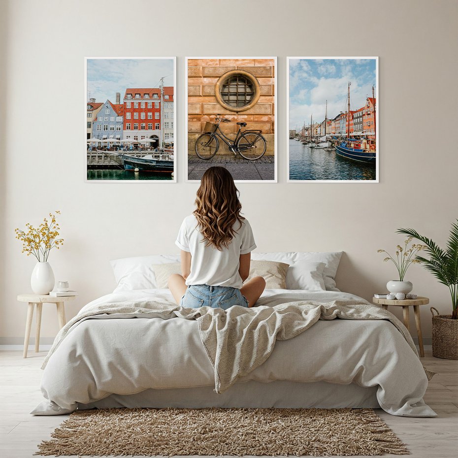 Zestaw obrazy w ramie, plakaty - miasto, budynki, kanał - rama biała