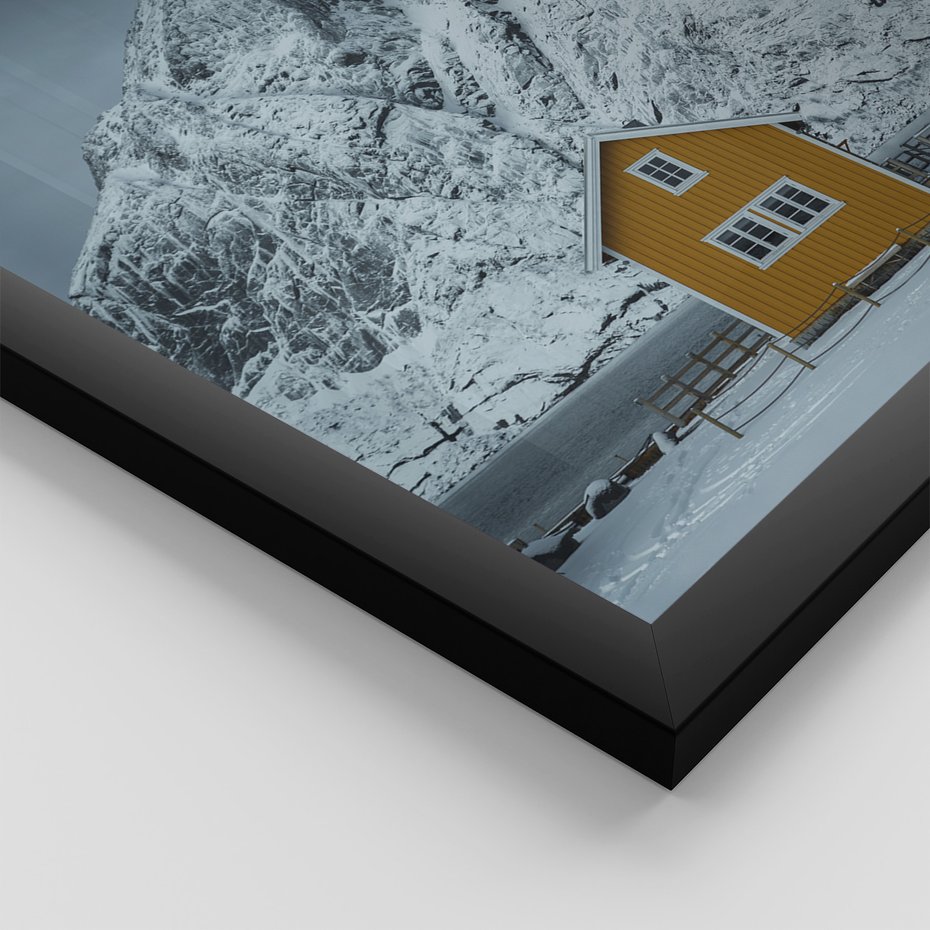 Zestaw obrazy w ramie, plakaty - góry, śnieg, domki - rama czarna