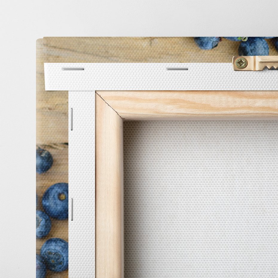 Obraz na płótnie - jagody, owoce, drewno