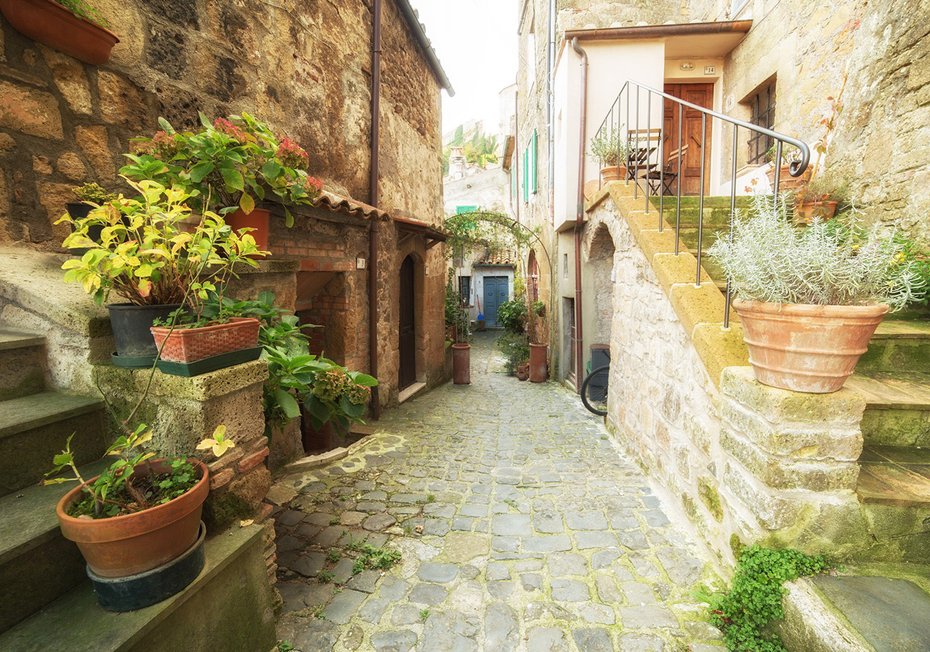 Fototapeta - uliczka, kwiaty, kamień