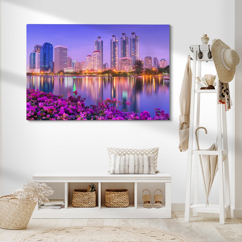 Obraz na płótnie - miasto, kwiaty, odbicie