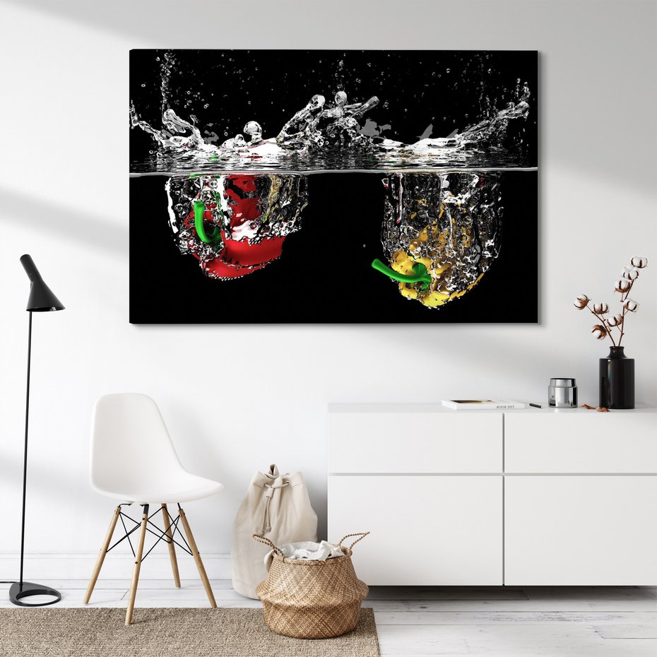 Obraz na płótnie - papryka, woda, plusk