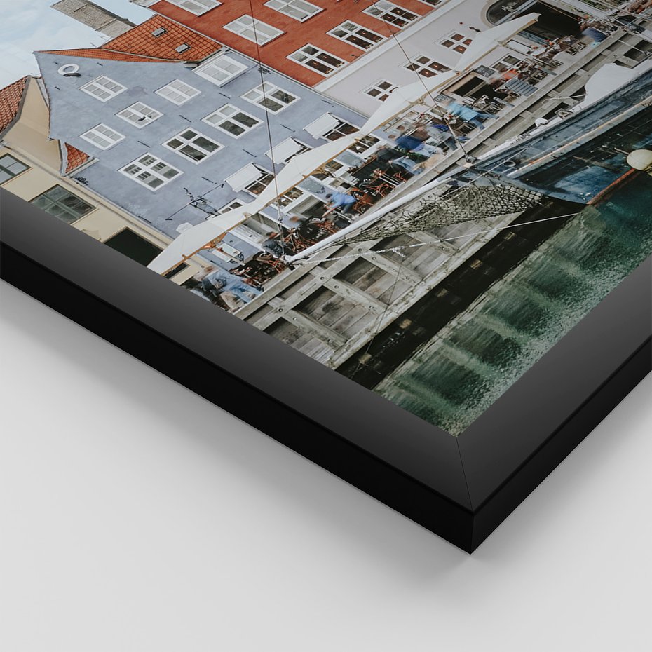 Zestaw obrazy w ramie, plakaty - miasto, budynki, kanał - rama czarna