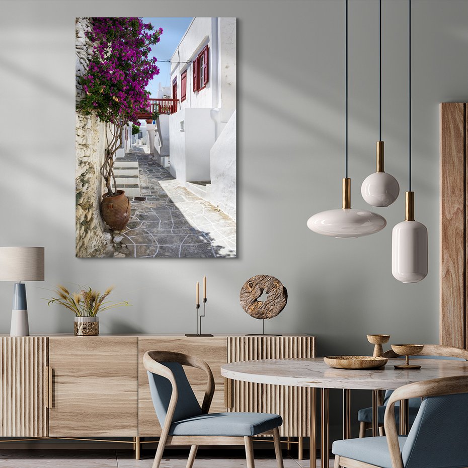 Obraz na płótnie - uliczka, kwiaty, biały