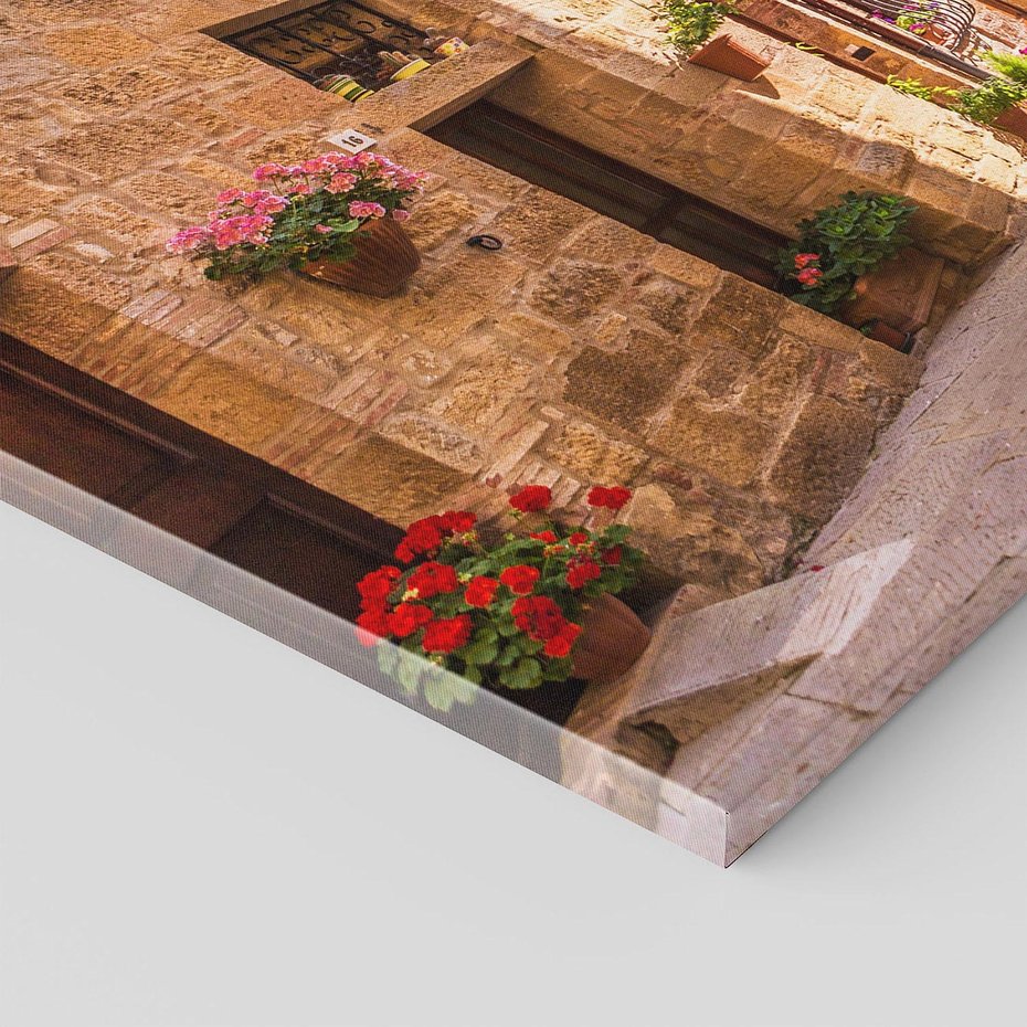 Obraz na płótnie - uliczka, kwiaty, budynki