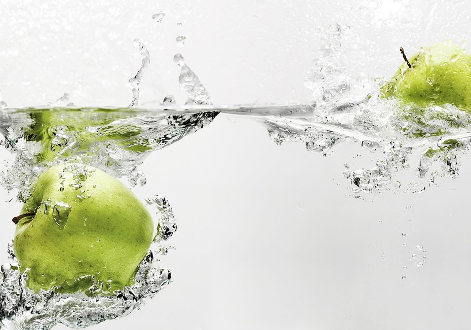 Fototapeta - jabłka, woda, świeżość